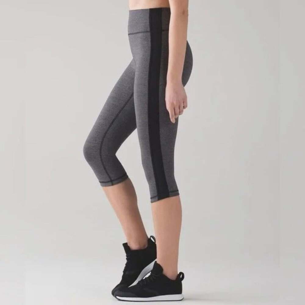 Lululemon Squad Goals Crop 17in Legging SIZE 4 Heathered Black Gray